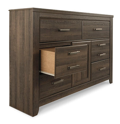 Juararo Six Drawer Dresser