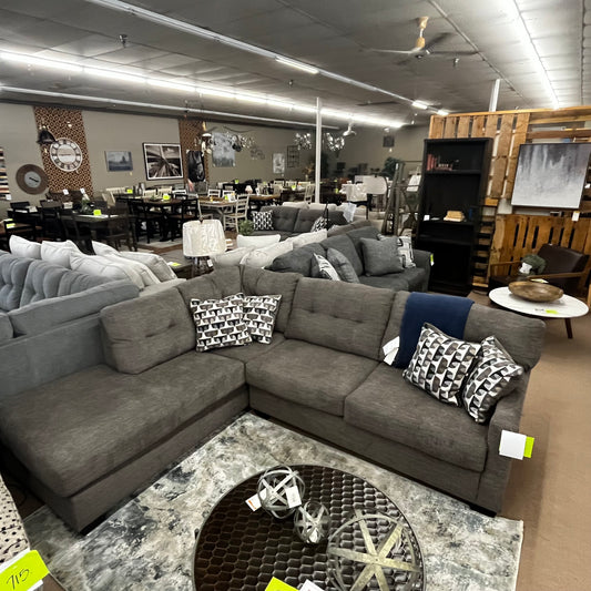 Mahoney 2-Piece Sectional with Chaise